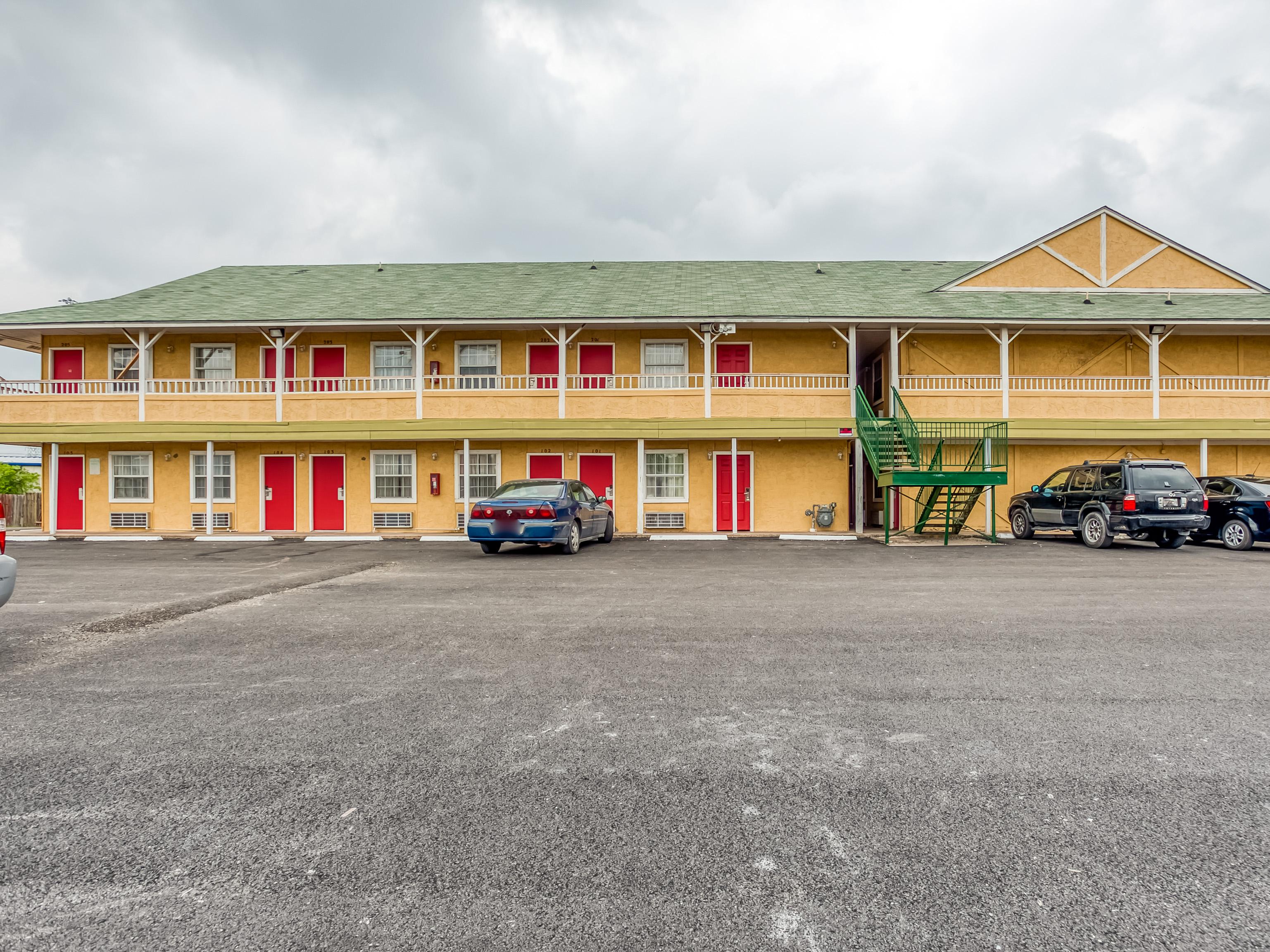 Oyo Hotel San Antonio Lackland Near Seaworld Εξωτερικό φωτογραφία