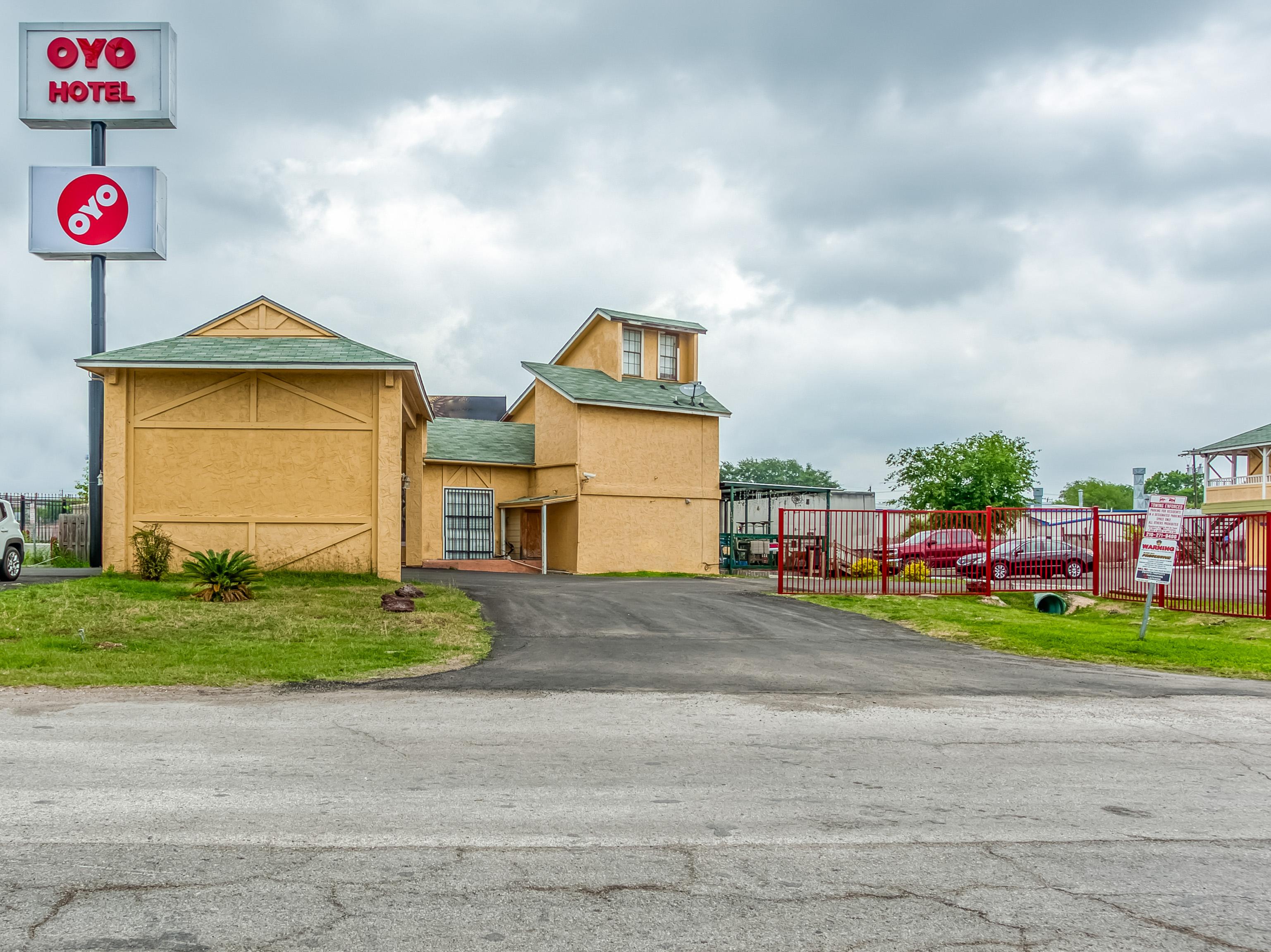 Oyo Hotel San Antonio Lackland Near Seaworld Εξωτερικό φωτογραφία