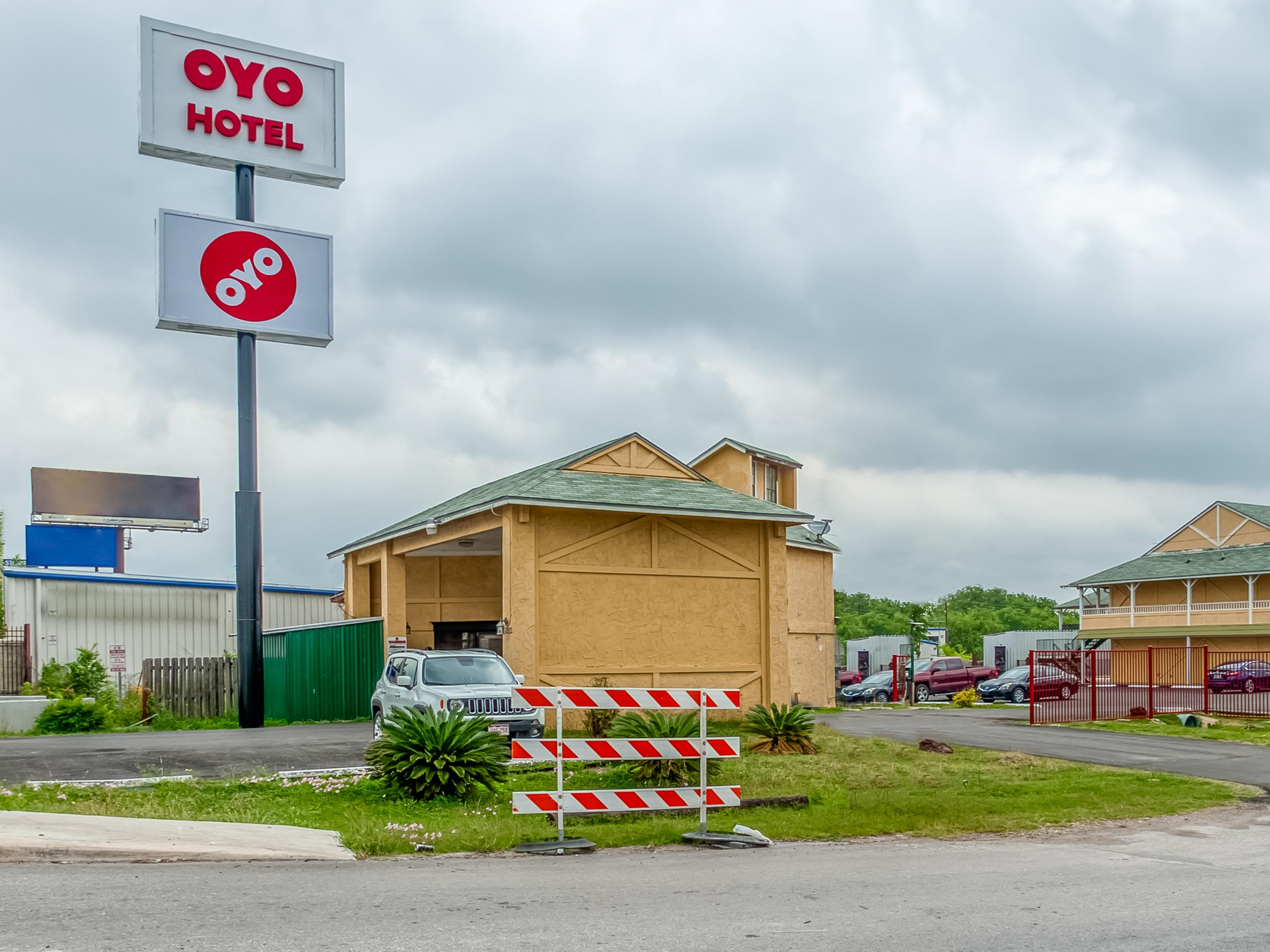 Oyo Hotel San Antonio Lackland Near Seaworld Εξωτερικό φωτογραφία