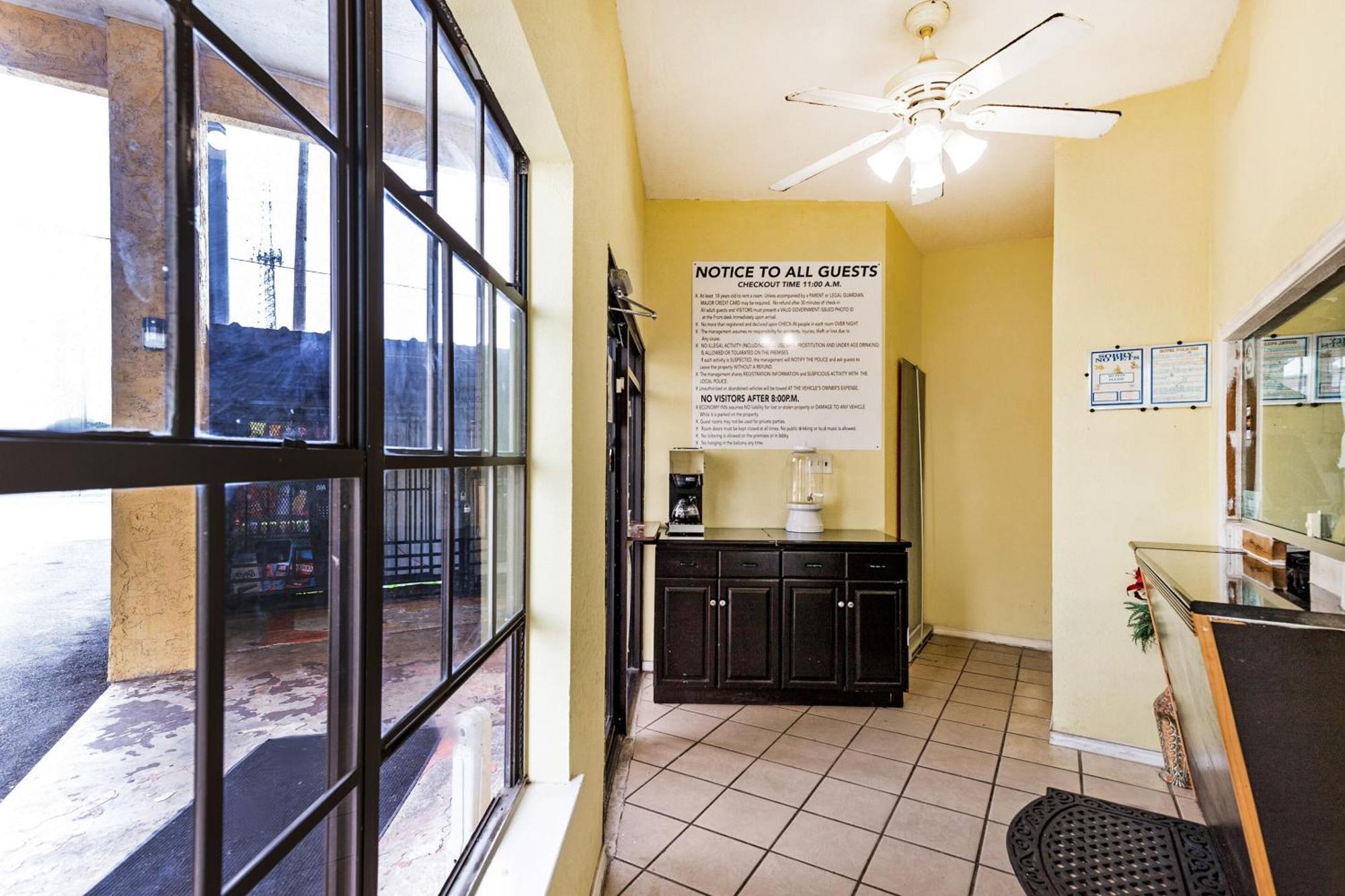 Oyo Hotel San Antonio Lackland Near Seaworld Εξωτερικό φωτογραφία