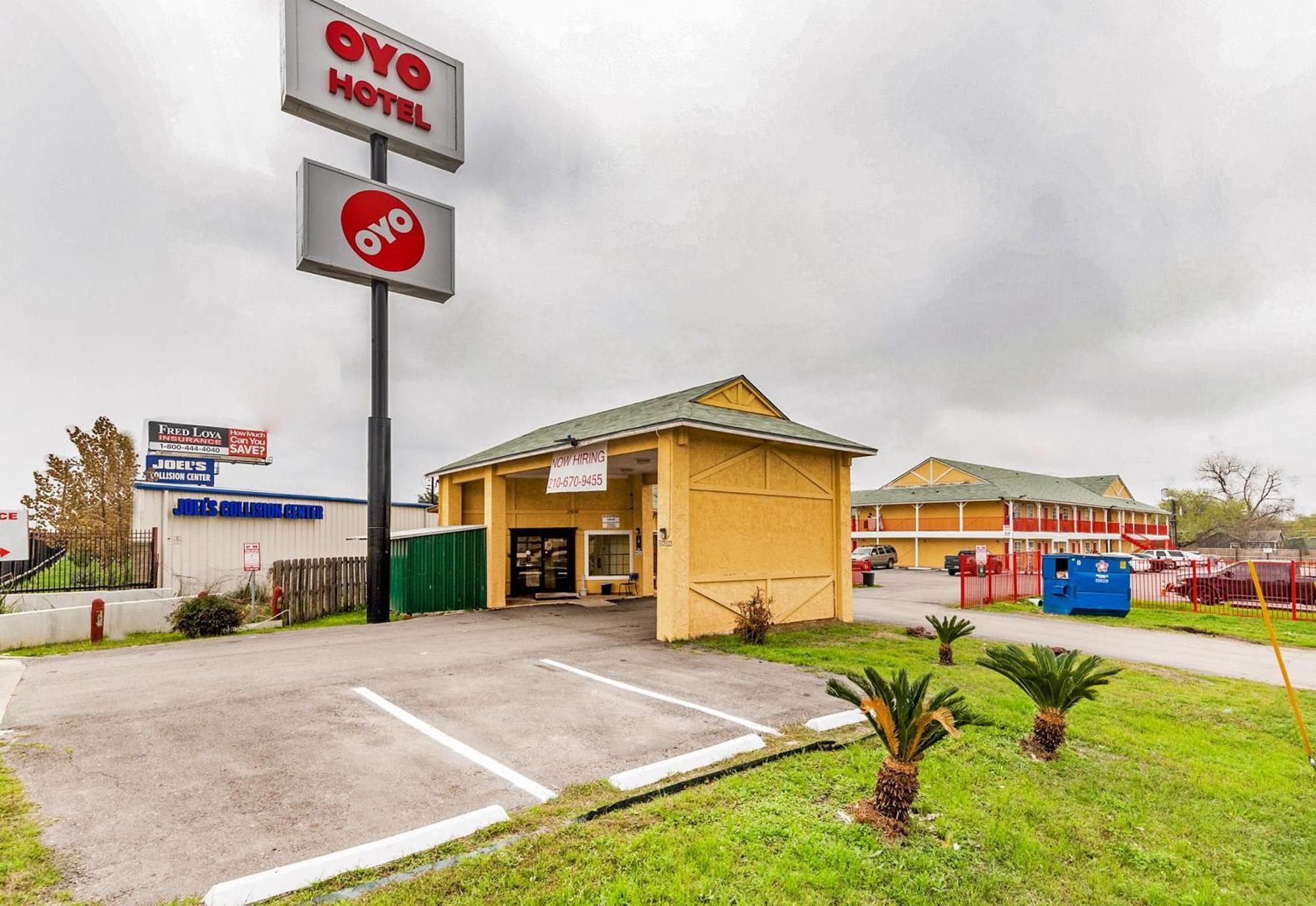 Oyo Hotel San Antonio Lackland Near Seaworld Εξωτερικό φωτογραφία