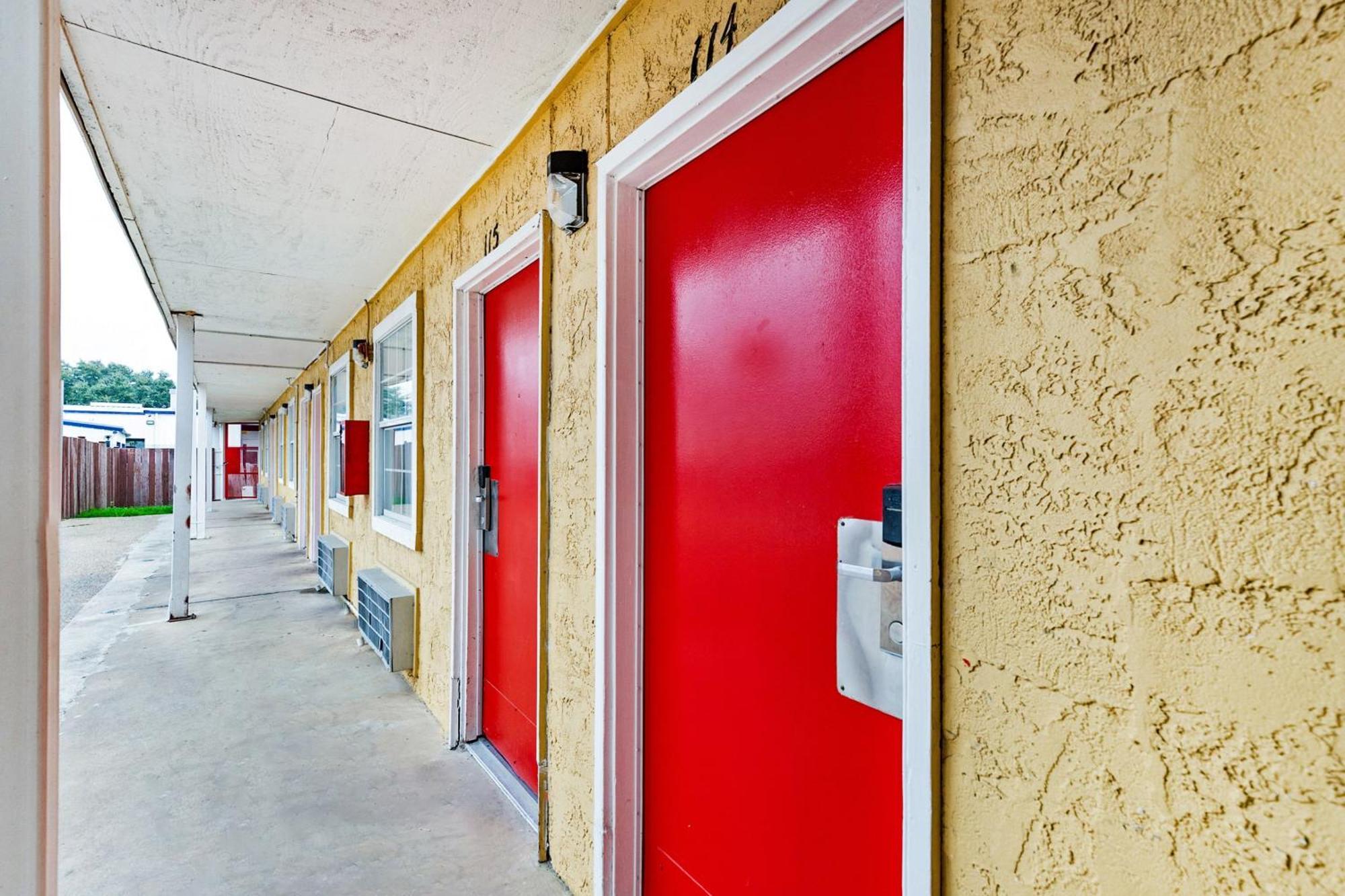 Oyo Hotel San Antonio Lackland Near Seaworld Εξωτερικό φωτογραφία